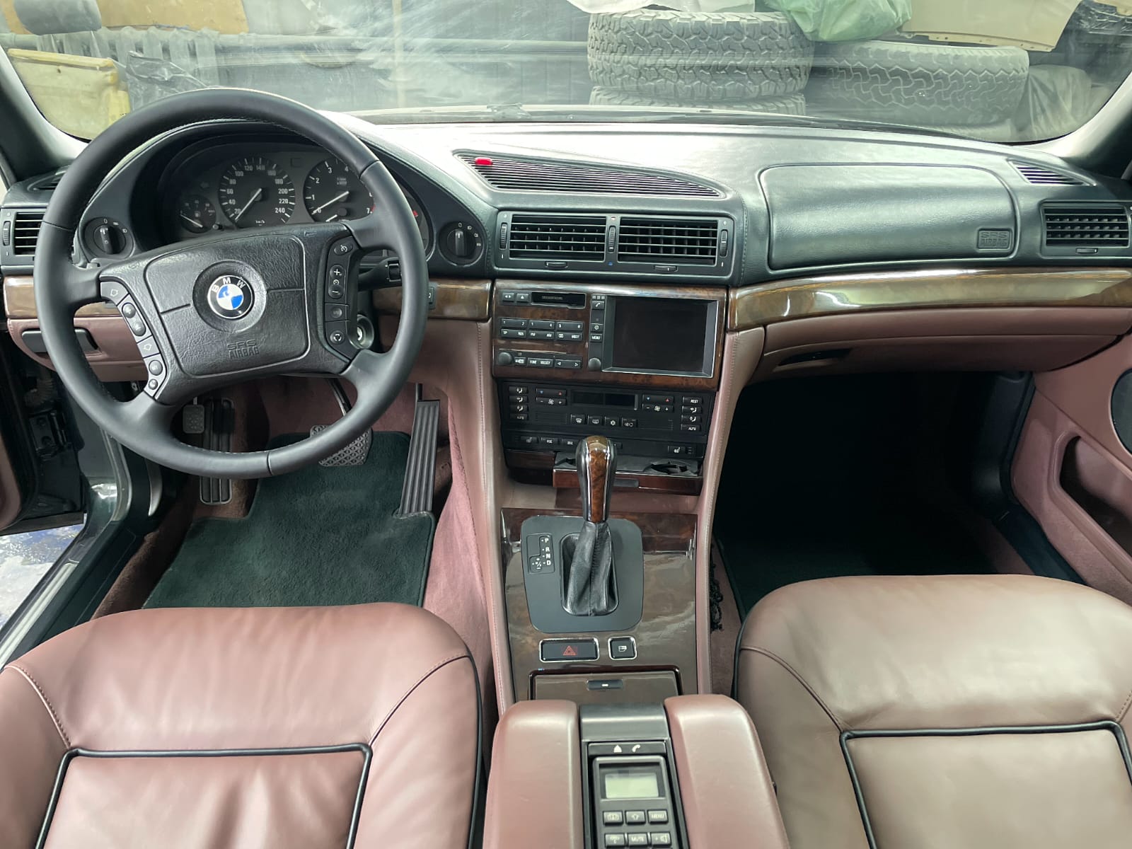 Интерьер автомобиля после работ с салоном — АвтоАтелье74